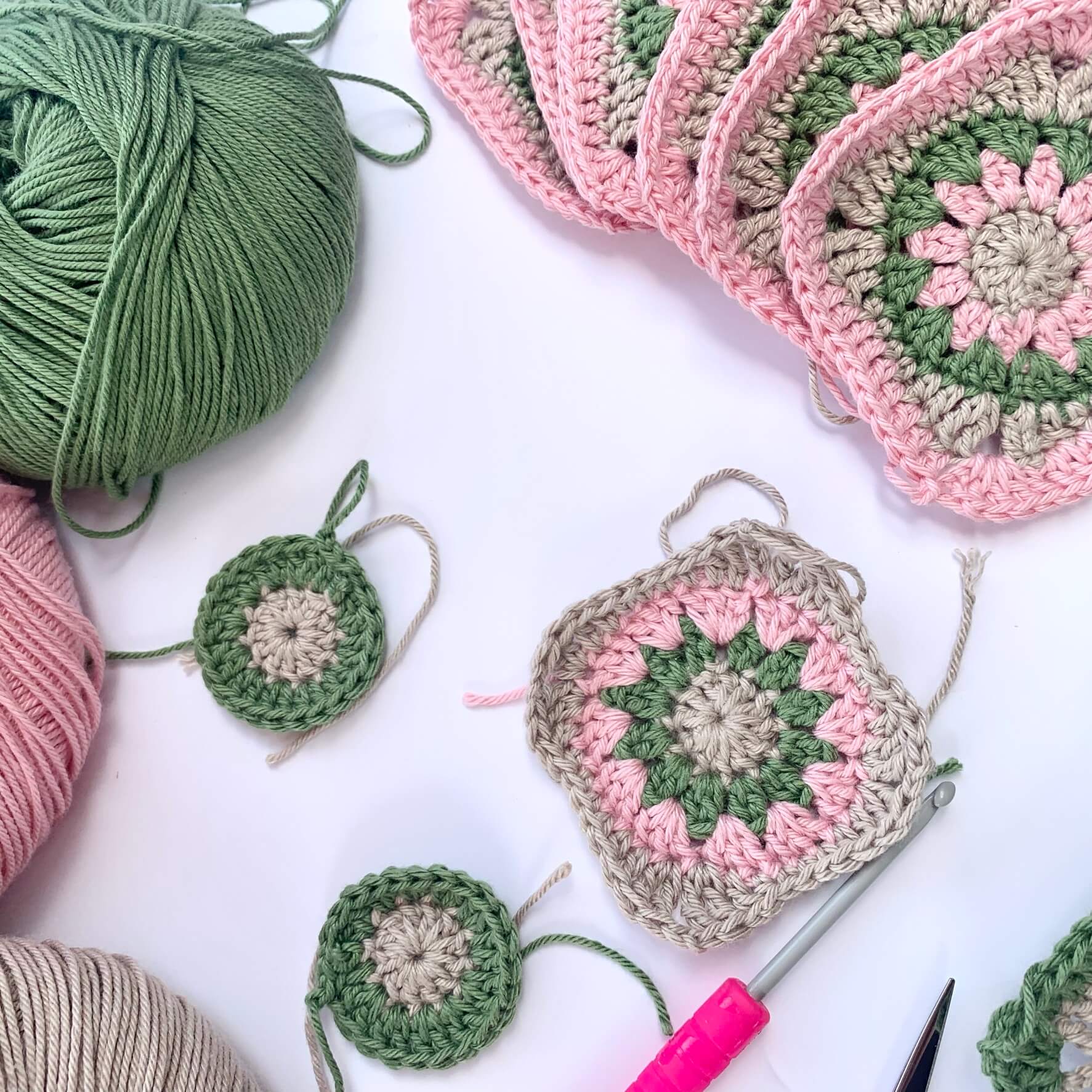 Crochet Santa Gift Basket with Lid crochet pattern