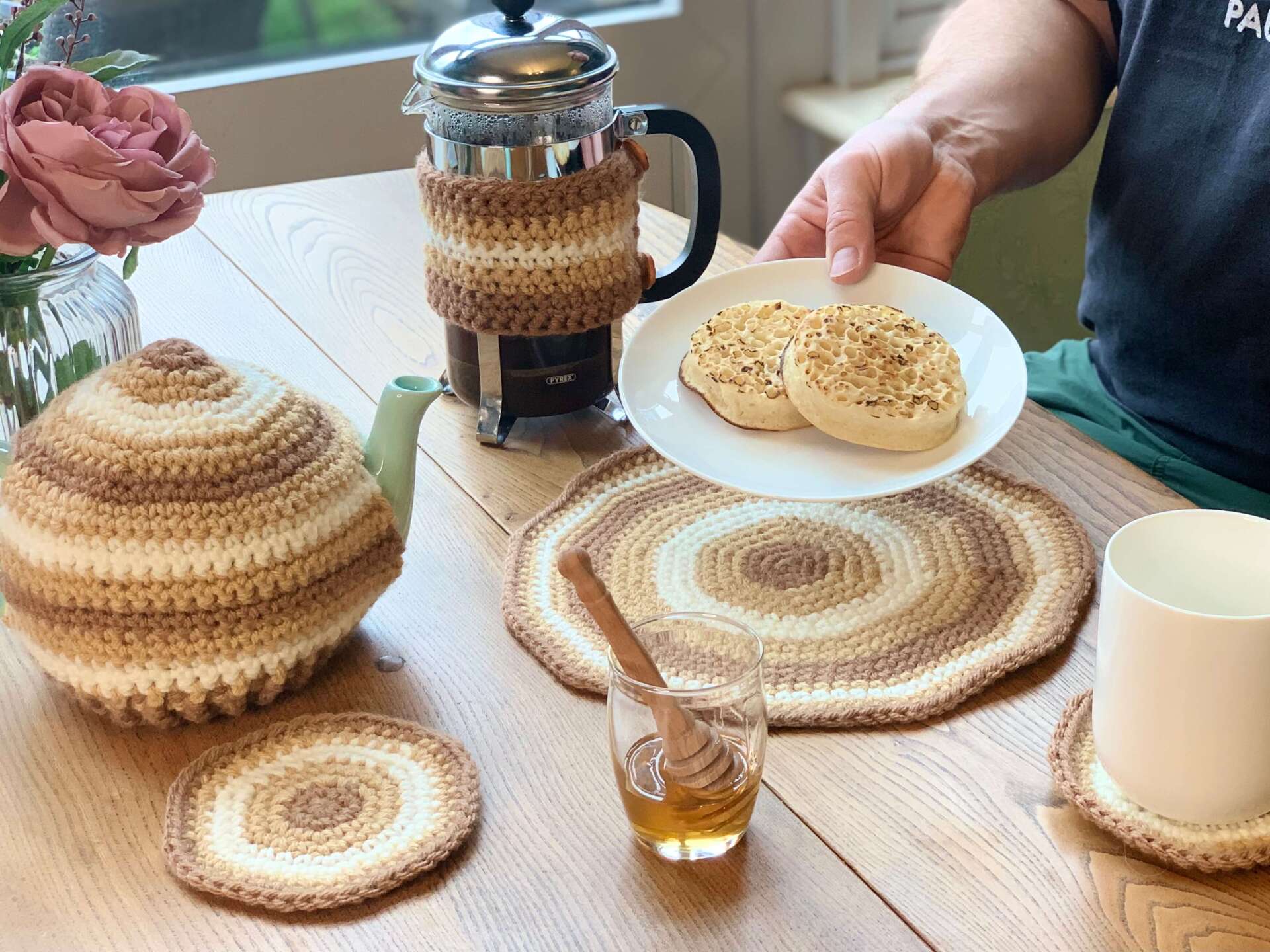 East crochet cafetiere cosy