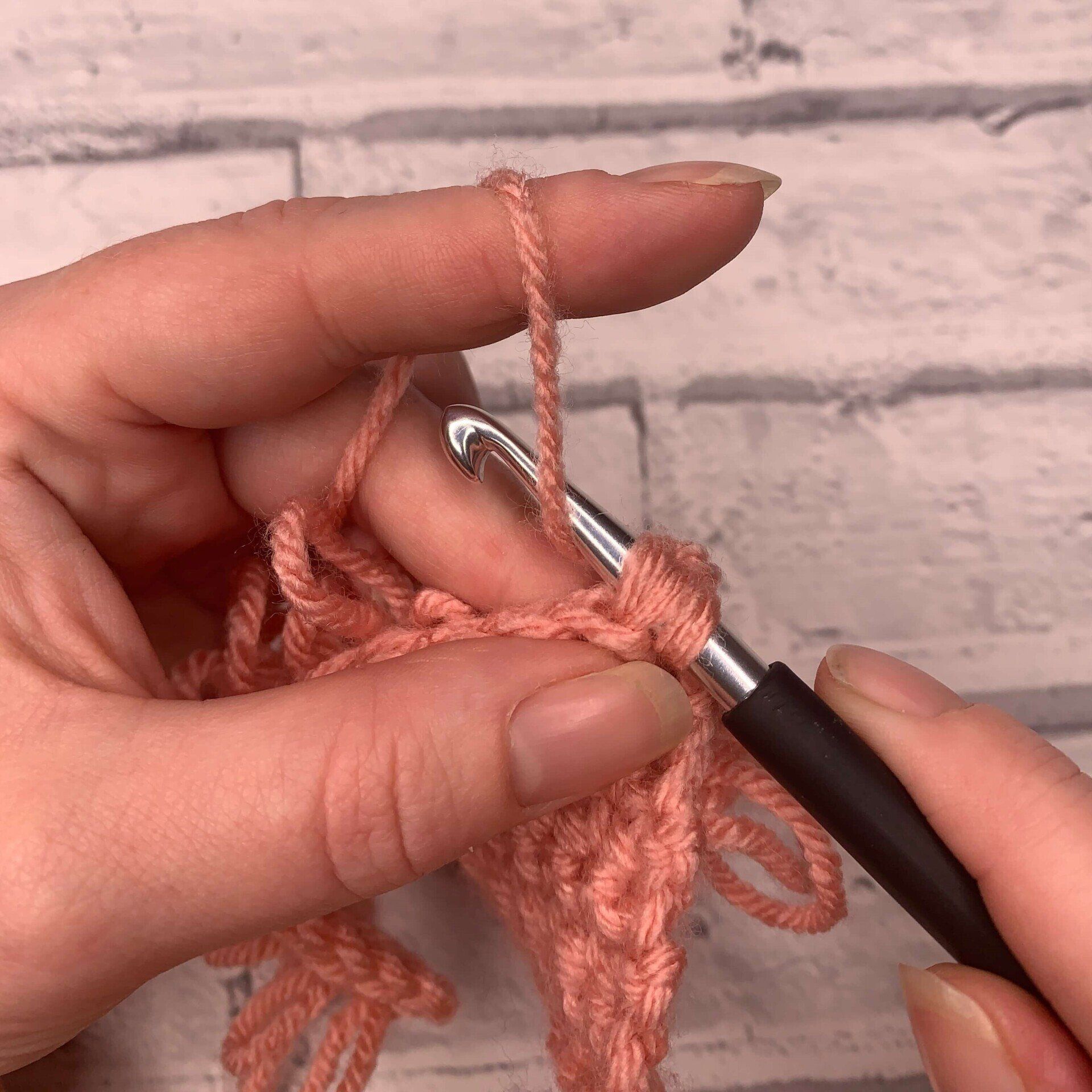 How to crochet the loop stitch