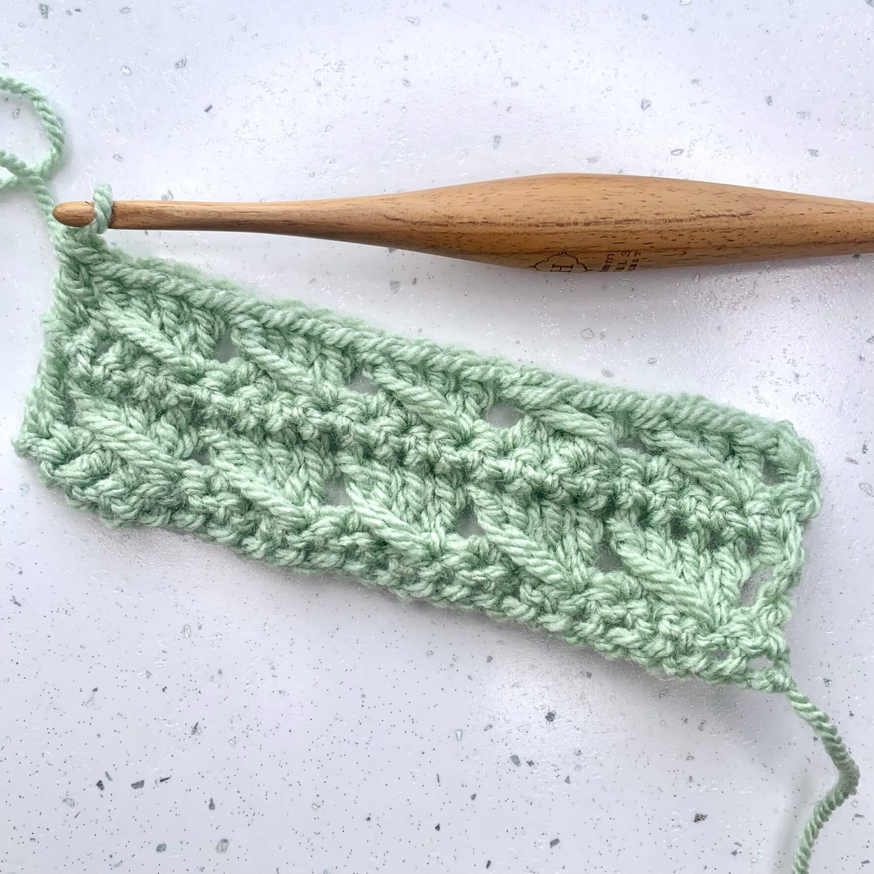 How to crochet the cable stitch