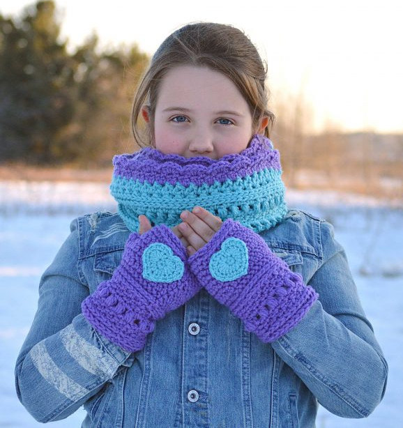 Childrens Fingerless glove crochet pattern