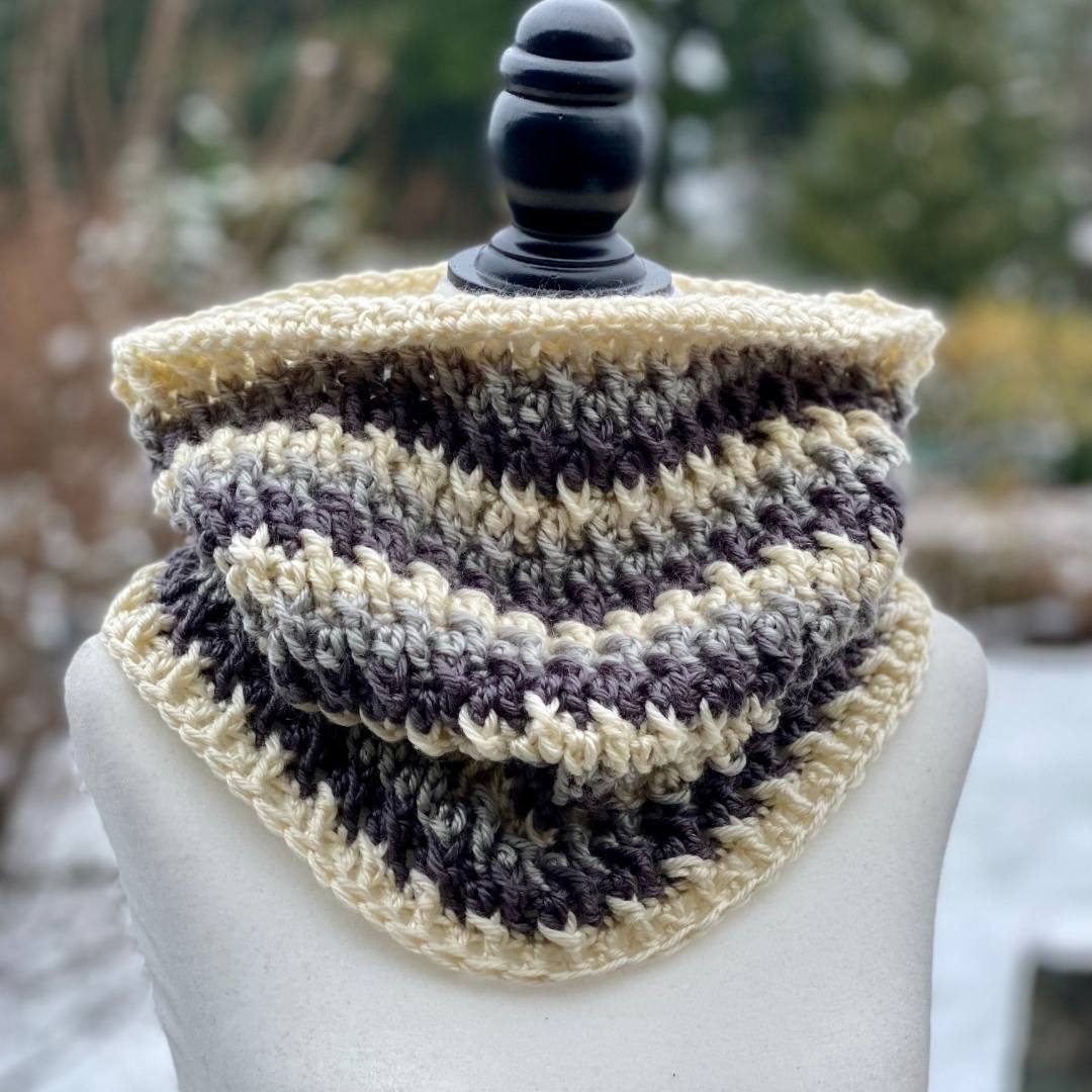 Crochet cowl pattern