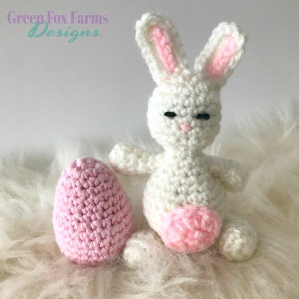 Tiny Crochet bunny amigurumi