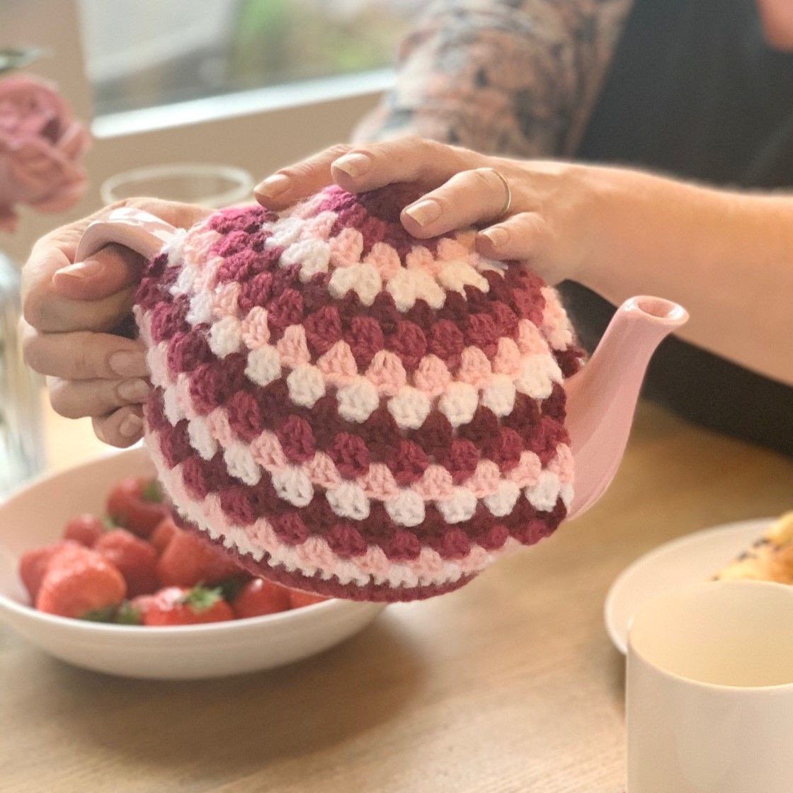 Vintage crochet tea cosy pattern free