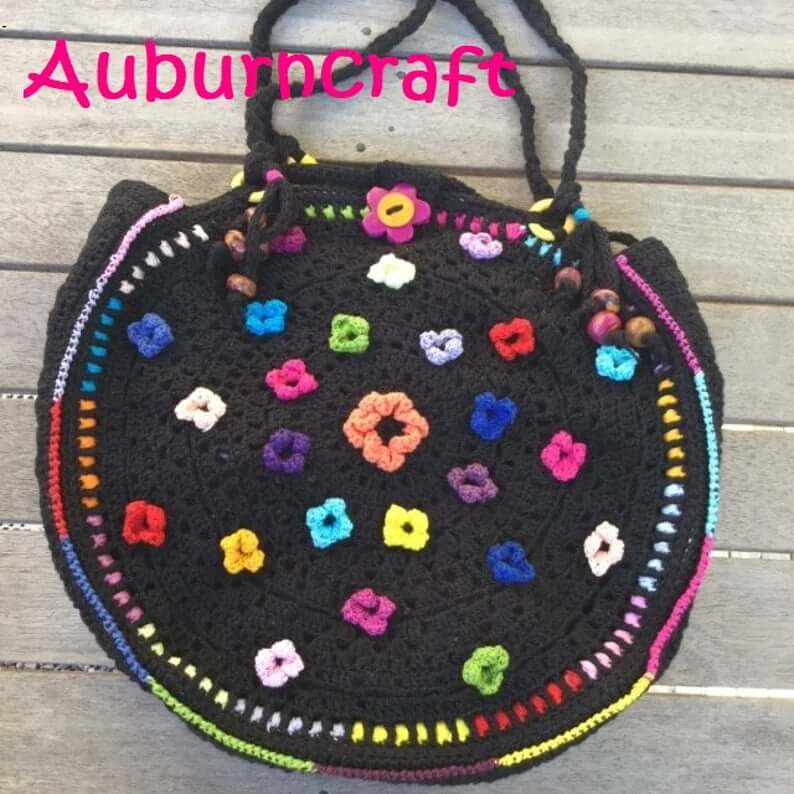 Crochet bag pattern with flowers