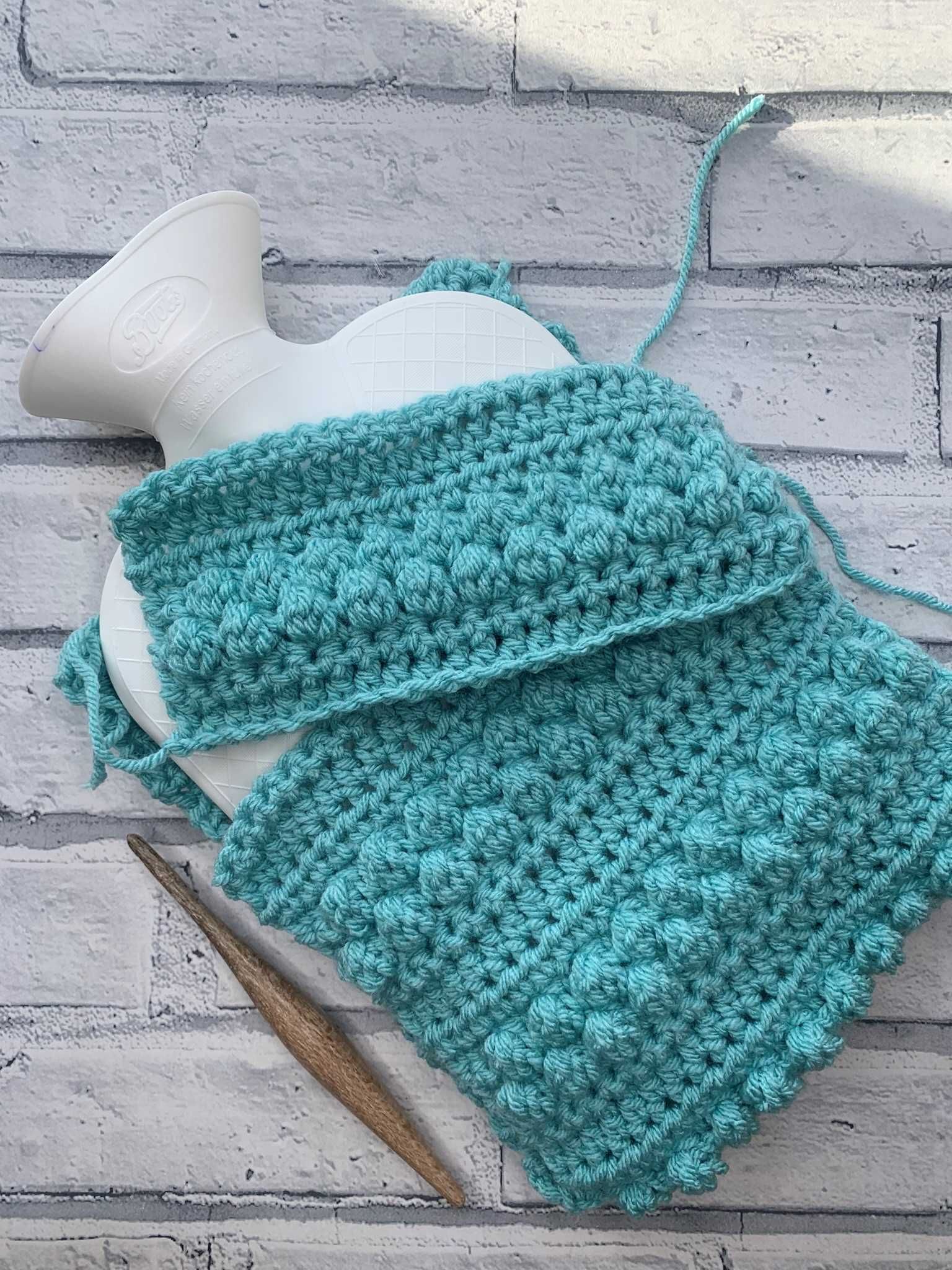 How to crochet a hot water bottle cosy