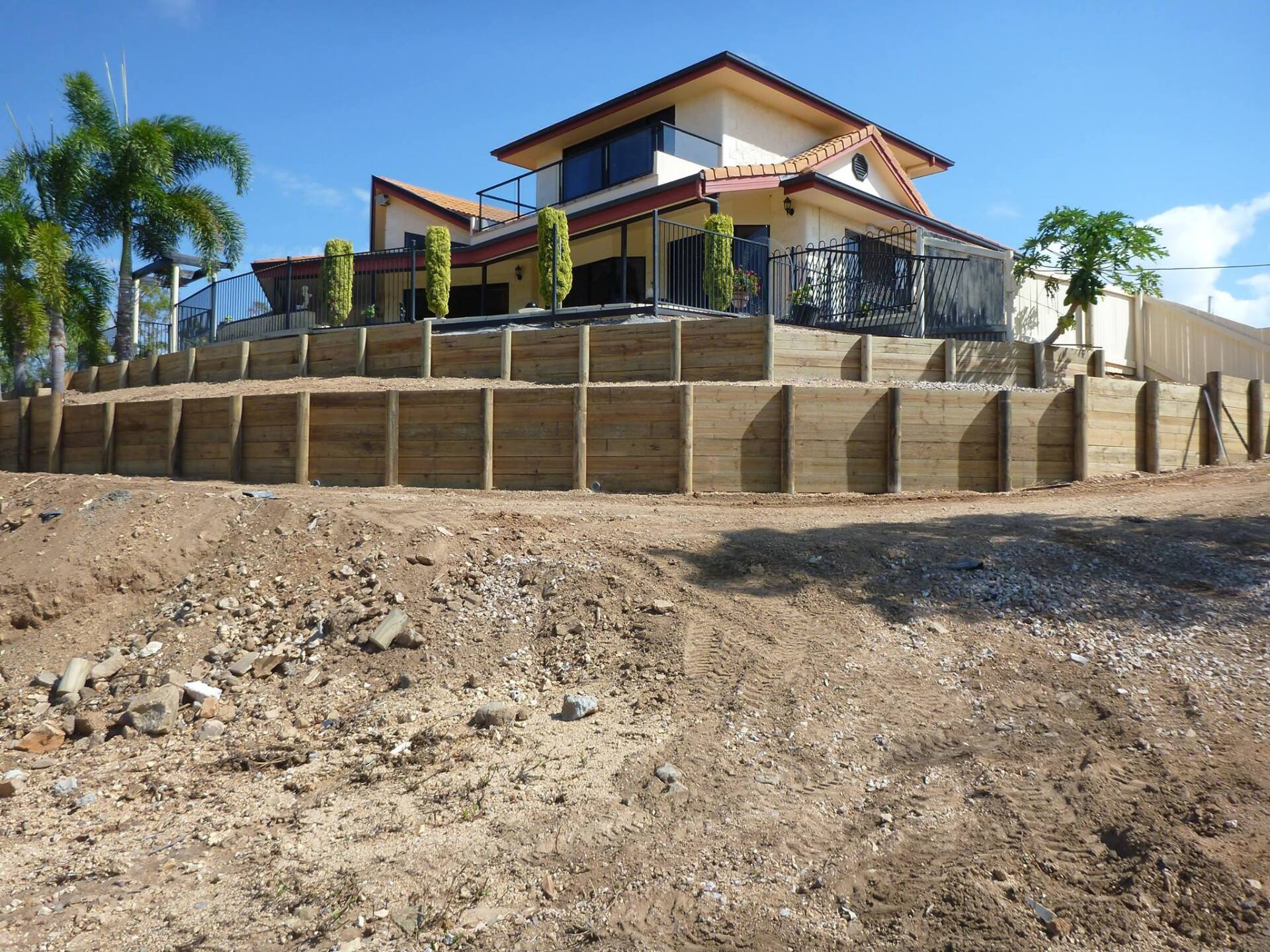 Timber Walls — Lynams Landscapes Pty Ltd in Jensen, QLD