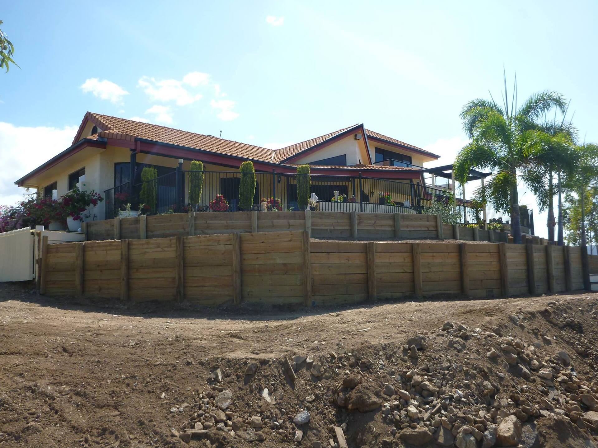 Residential Timber Walls — Lynams Landscapes Pty Ltd in Jensen, QLD