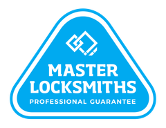 master locksmiths professional guarantee logo
