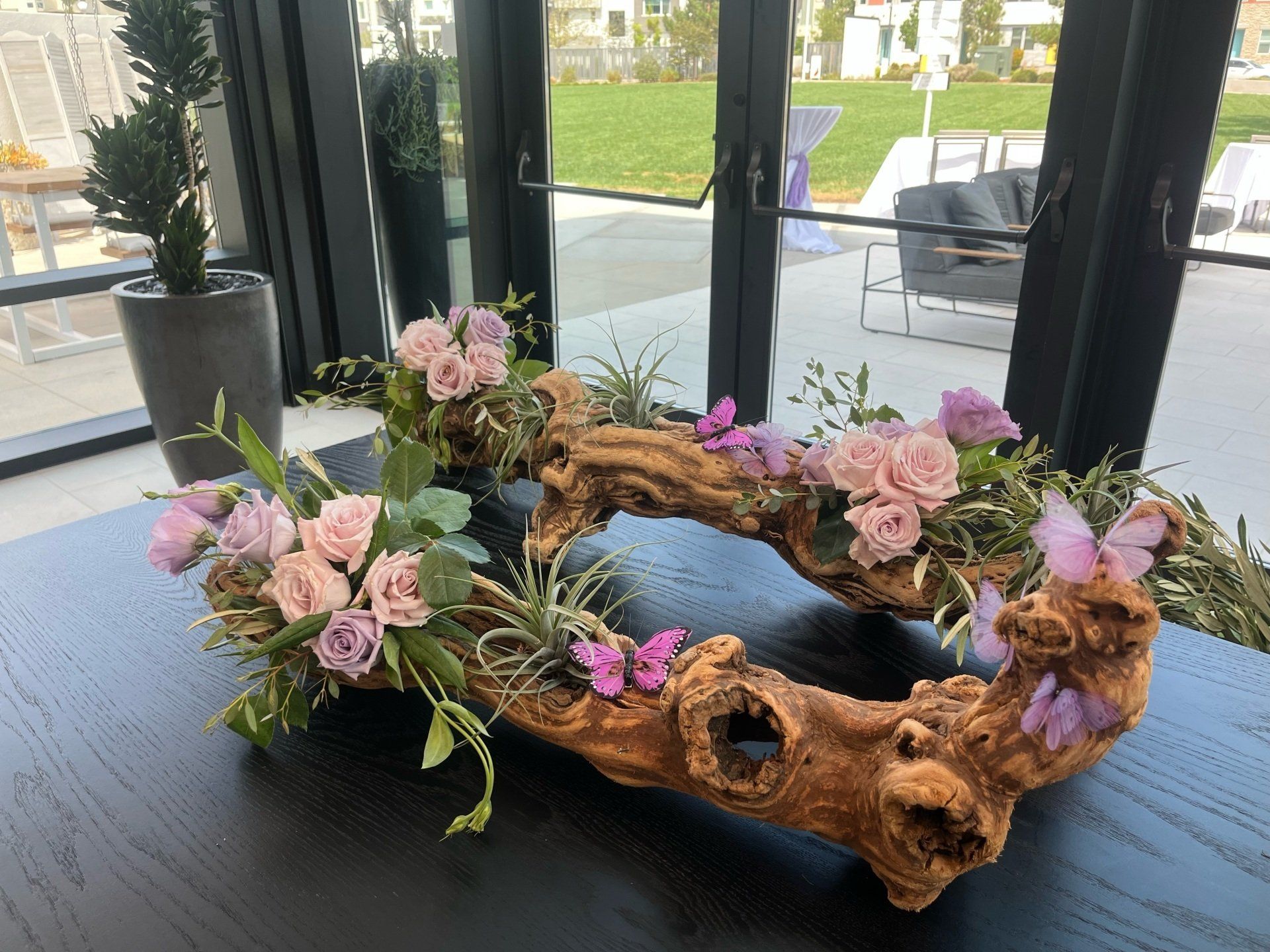 Driftwood Flower Centerpiece — DFW Airport, TX — Pacific Interior Plants