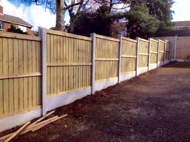 Quality garden fencing by Cambridge by JJS Surfacing