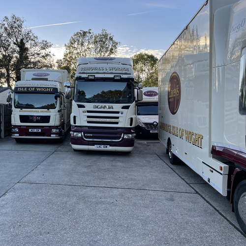 An image of various Laceys removals Isle of Wight vehicles 