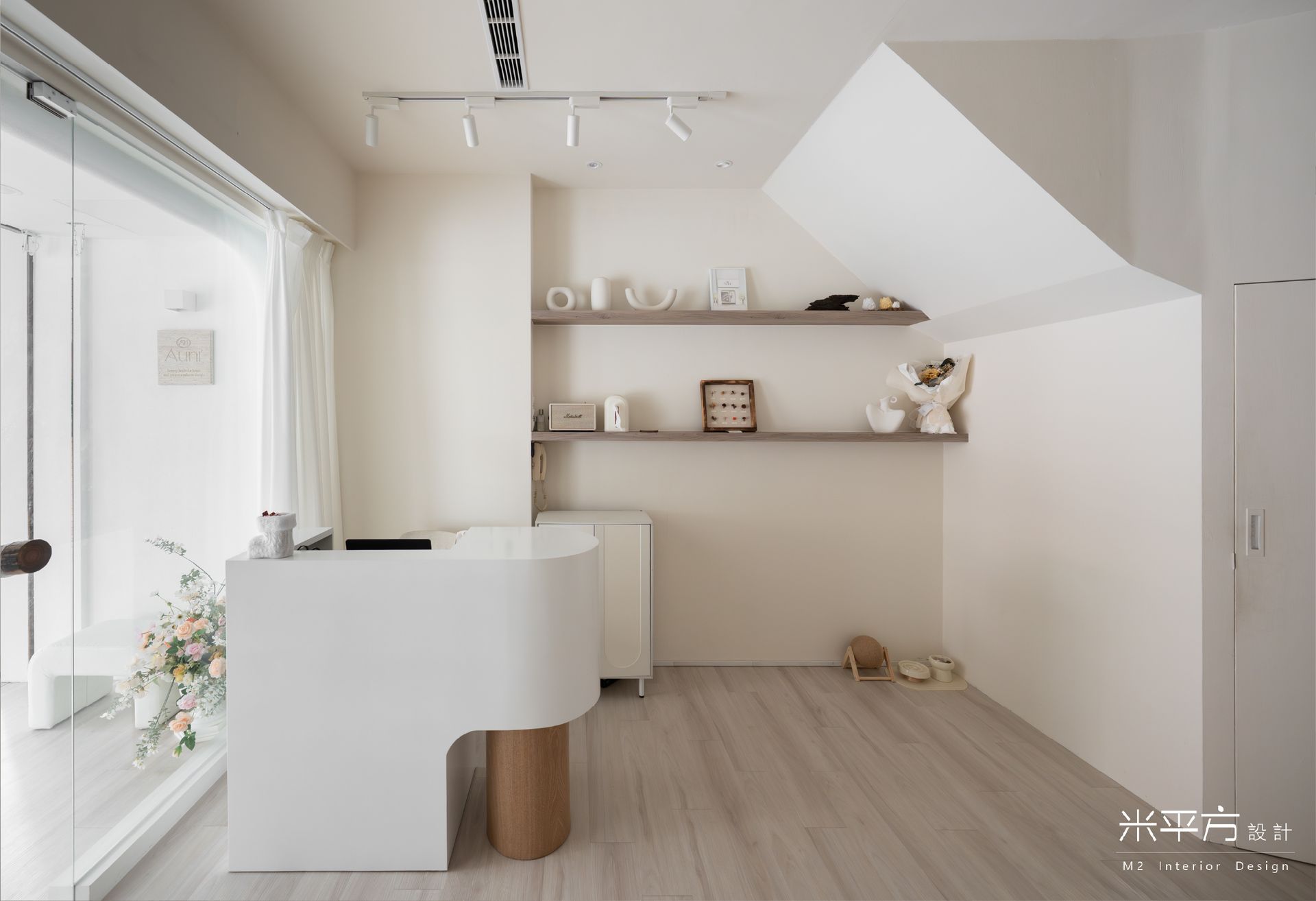 Auni Salon 奧倪美學|霧眉沙龍|手繪美甲|米平方空間設計 - 台南店面設計 / 台南商業空間設計
