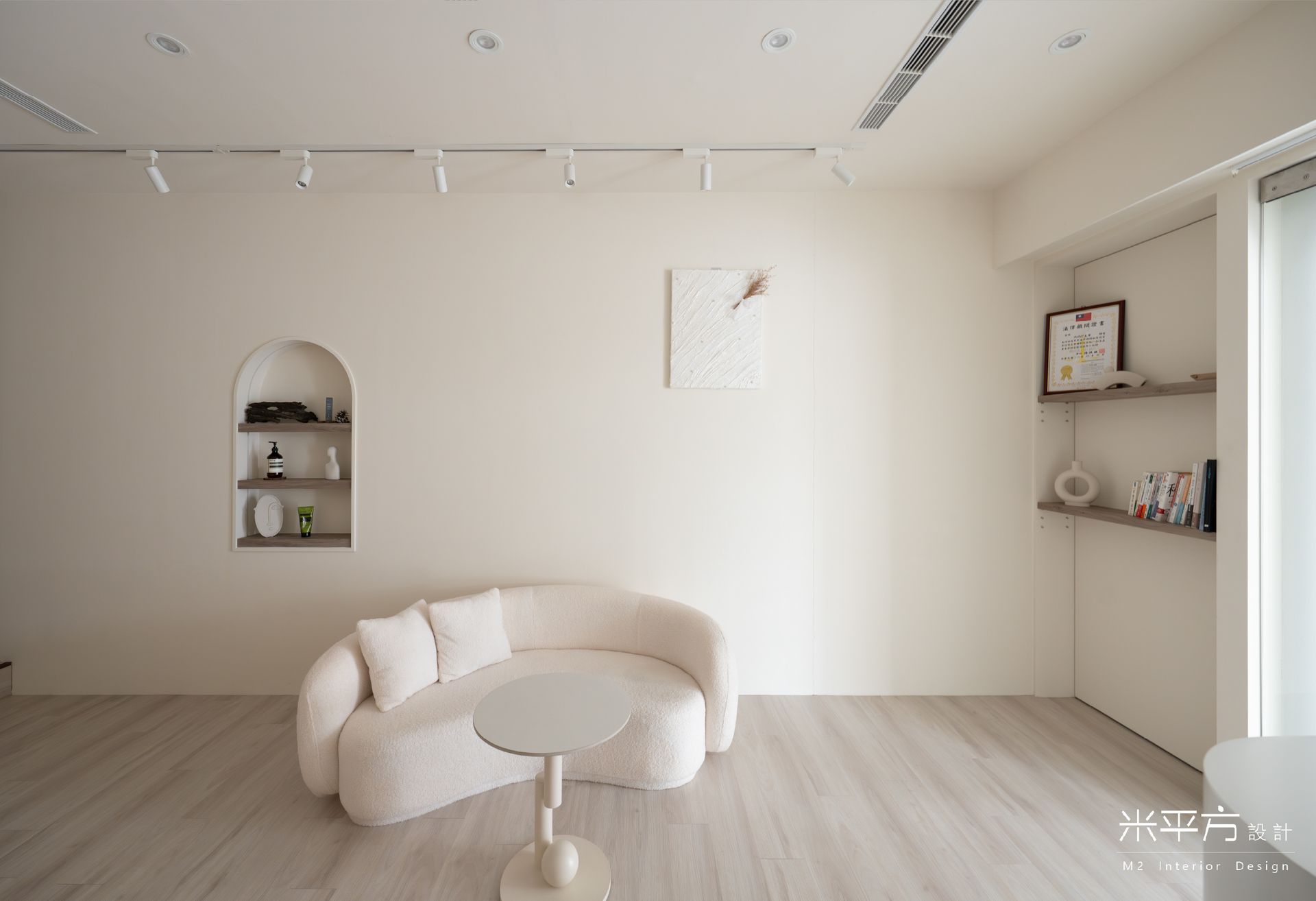 Auni Salon 奧倪美學|霧眉沙龍|手繪美甲|米平方空間設計 - 台南店面設計 / 台南商業空間設計 / 霧眉工作室裝潢 / 美甲工作室裝潢