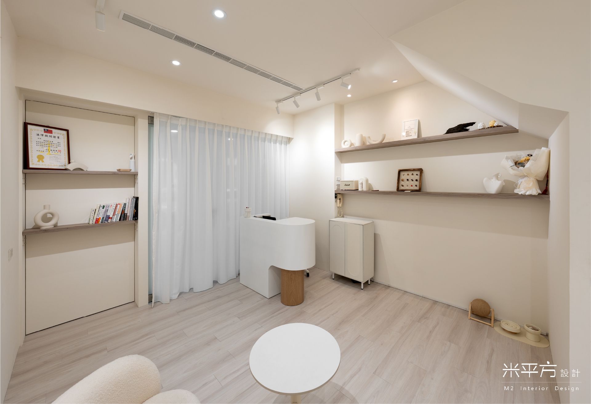 Auni Salon 奧倪美學|霧眉沙龍|手繪美甲|米平方空間設計 - 台南店面設計 / 台南商業空間設計 / 霧眉工作室裝潢 / 美甲工作室裝潢