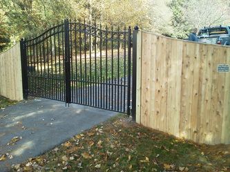 Metal Gate – Pittsfield, MA - New England Fence