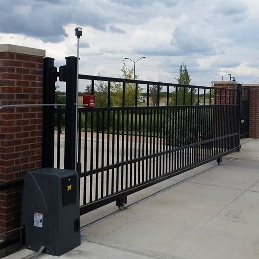 LiftMaster My Q - Wooden-like Gate in Dallas/Fort Worth, TX
