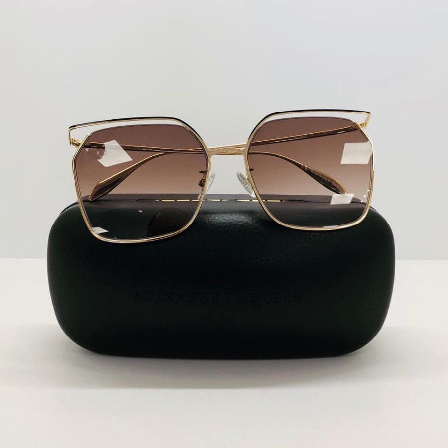 occhiali da sole alla moda