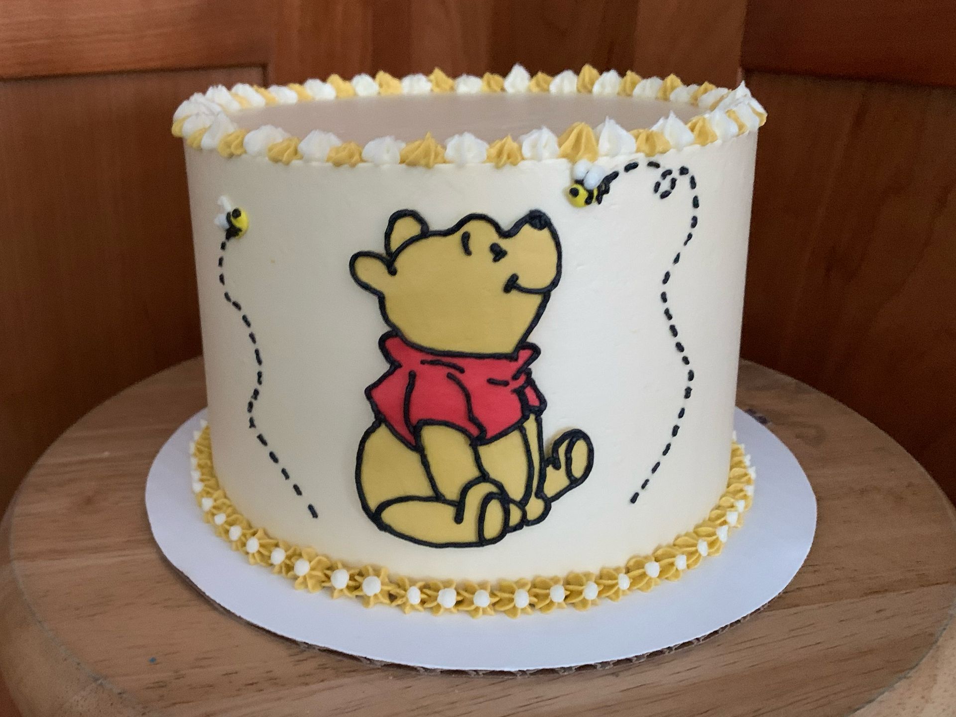 Mix It Up! cakes and cupcakes: Winnie the pooh cake