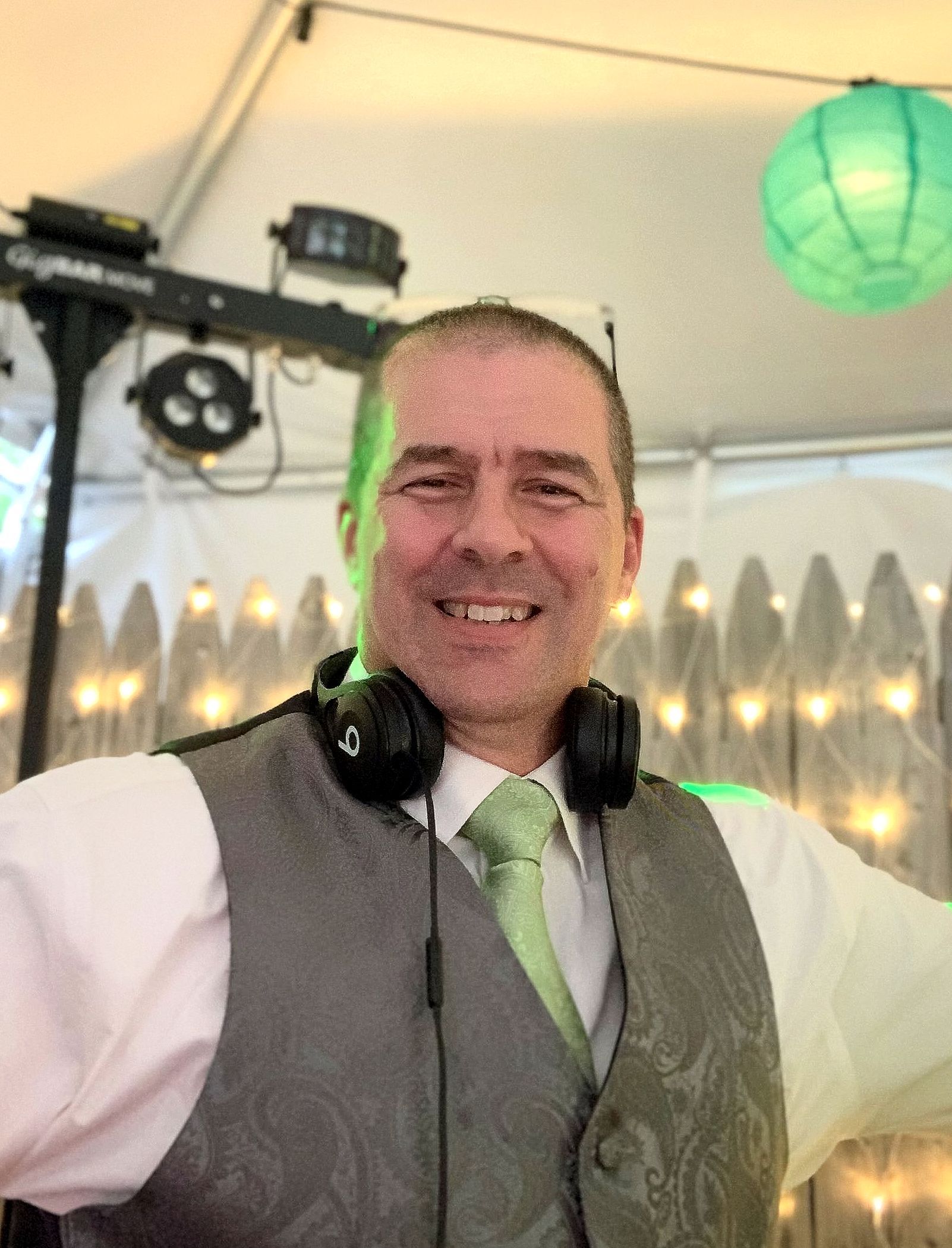 DJ Rousseau at the Trailside Inn for a Vermont Wedding