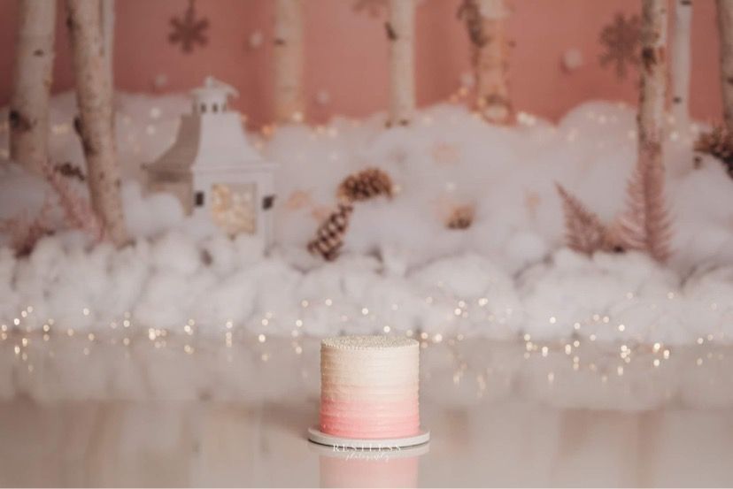 Mix it Up! Smash Cakes: Pink to light pink cake