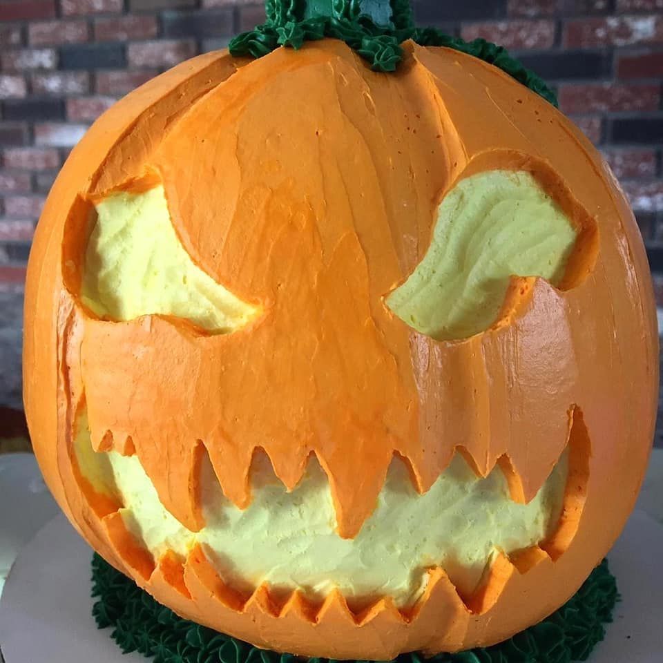 Mix It Up! cakes and cupcakes: scary pumpkin cake