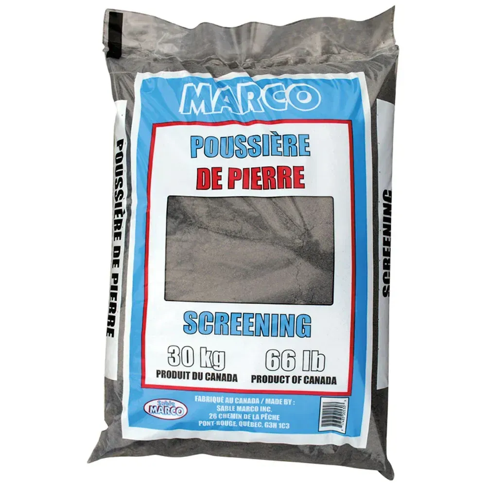 Un sac de criblage marco est posé sur une surface blanche