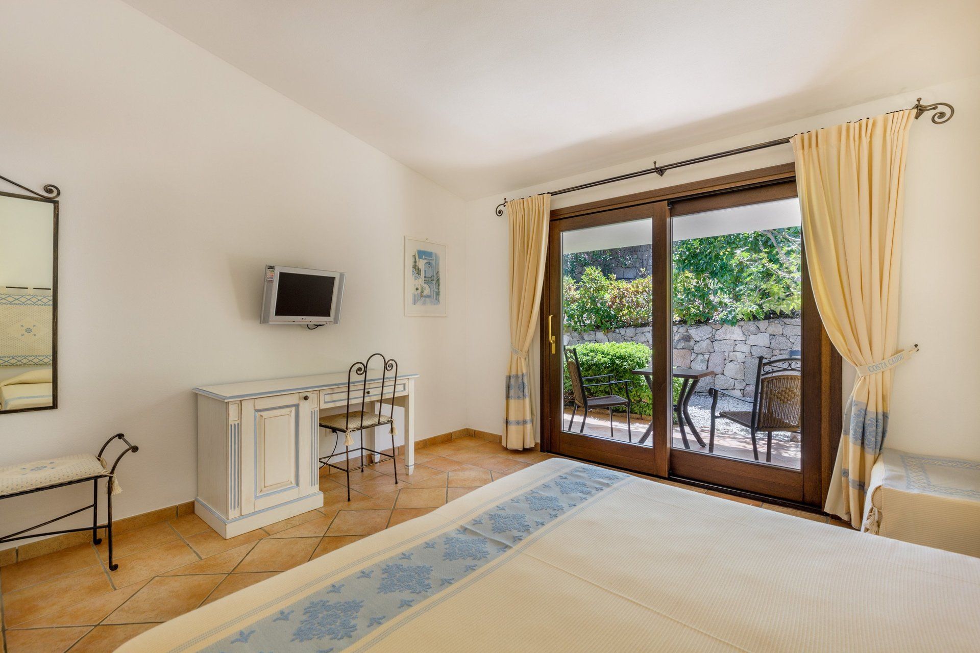 camera lato giardino