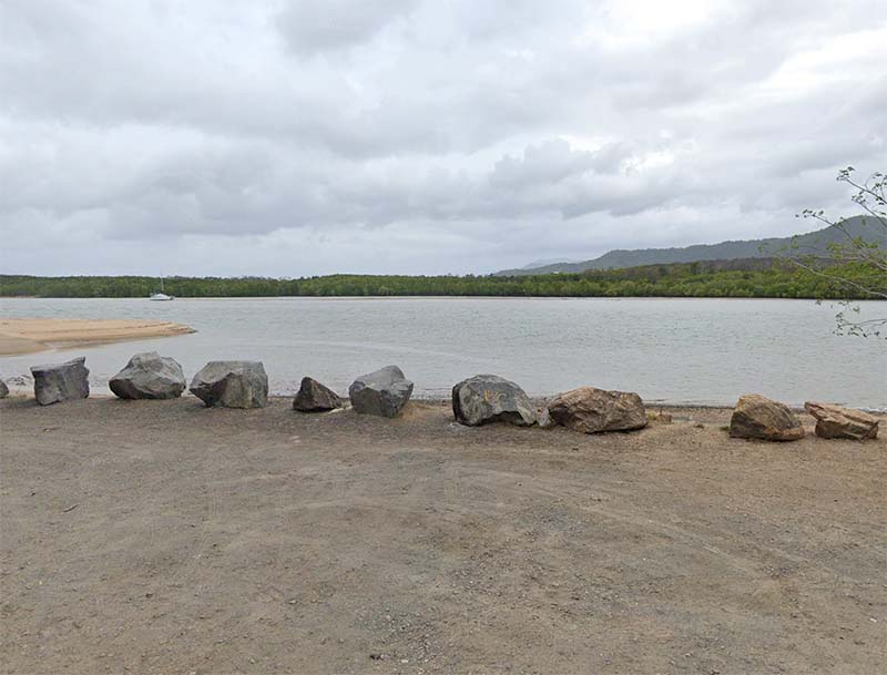 Barron River Mouth, Machans Beach