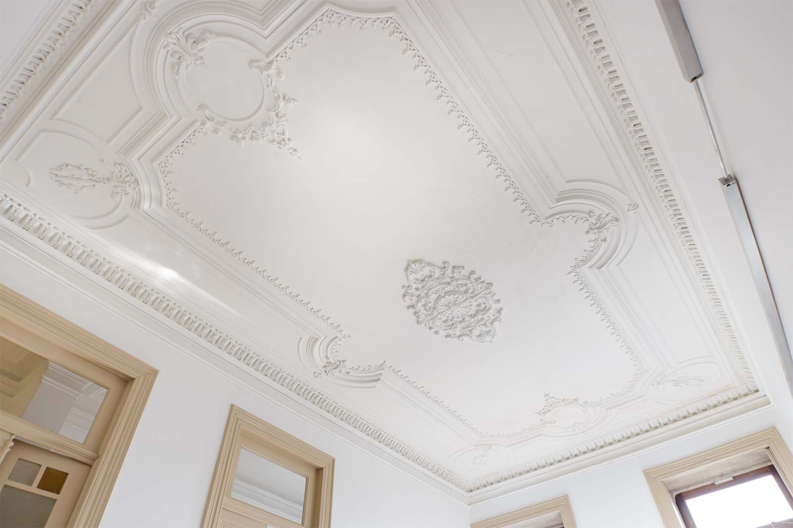 Decorative Plaster Cornice Installation In A Heritage Home Entry In Cairns