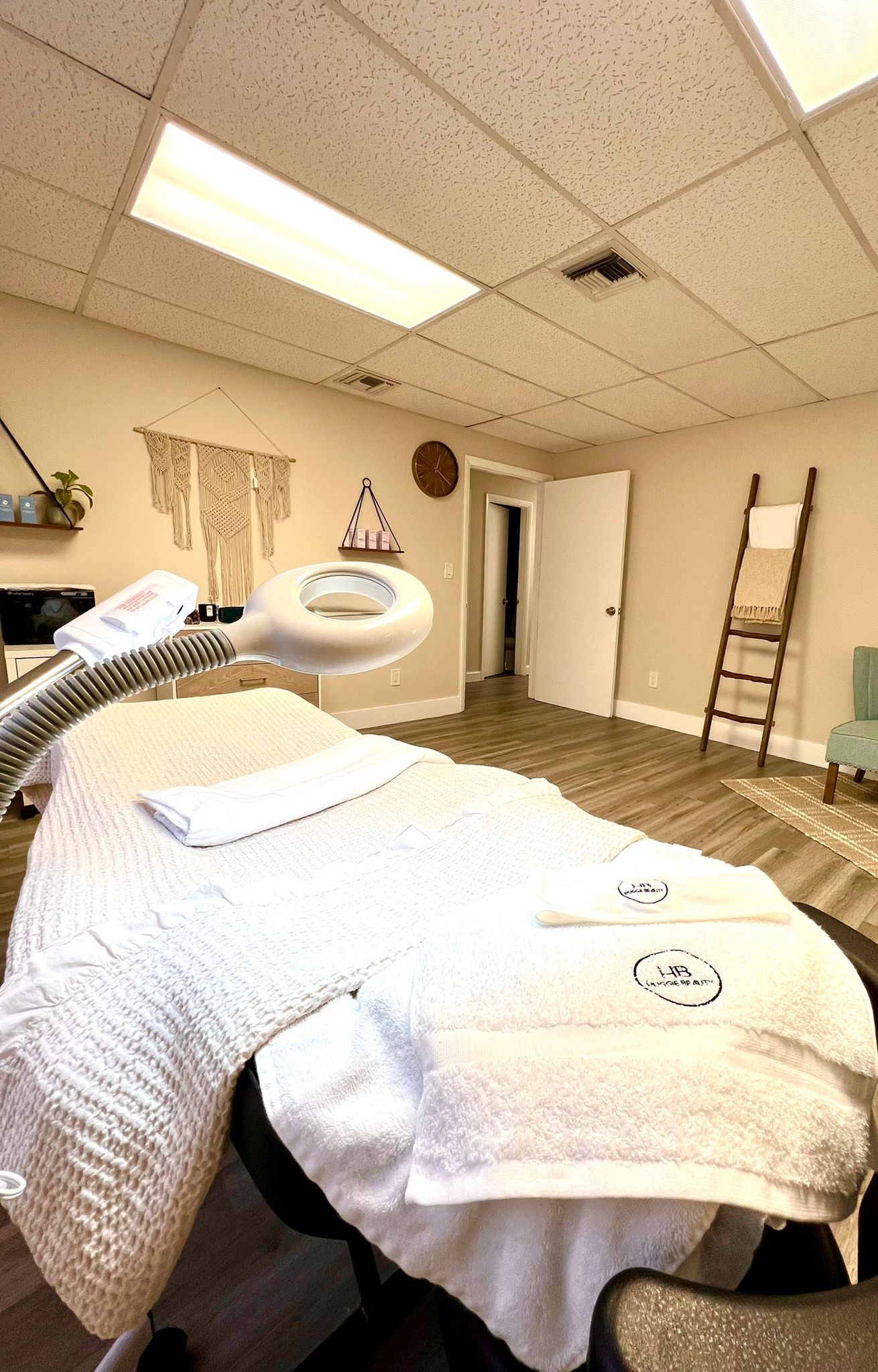 Coral Springs Laser Hair Removal Treatment room - Huggie Beauty