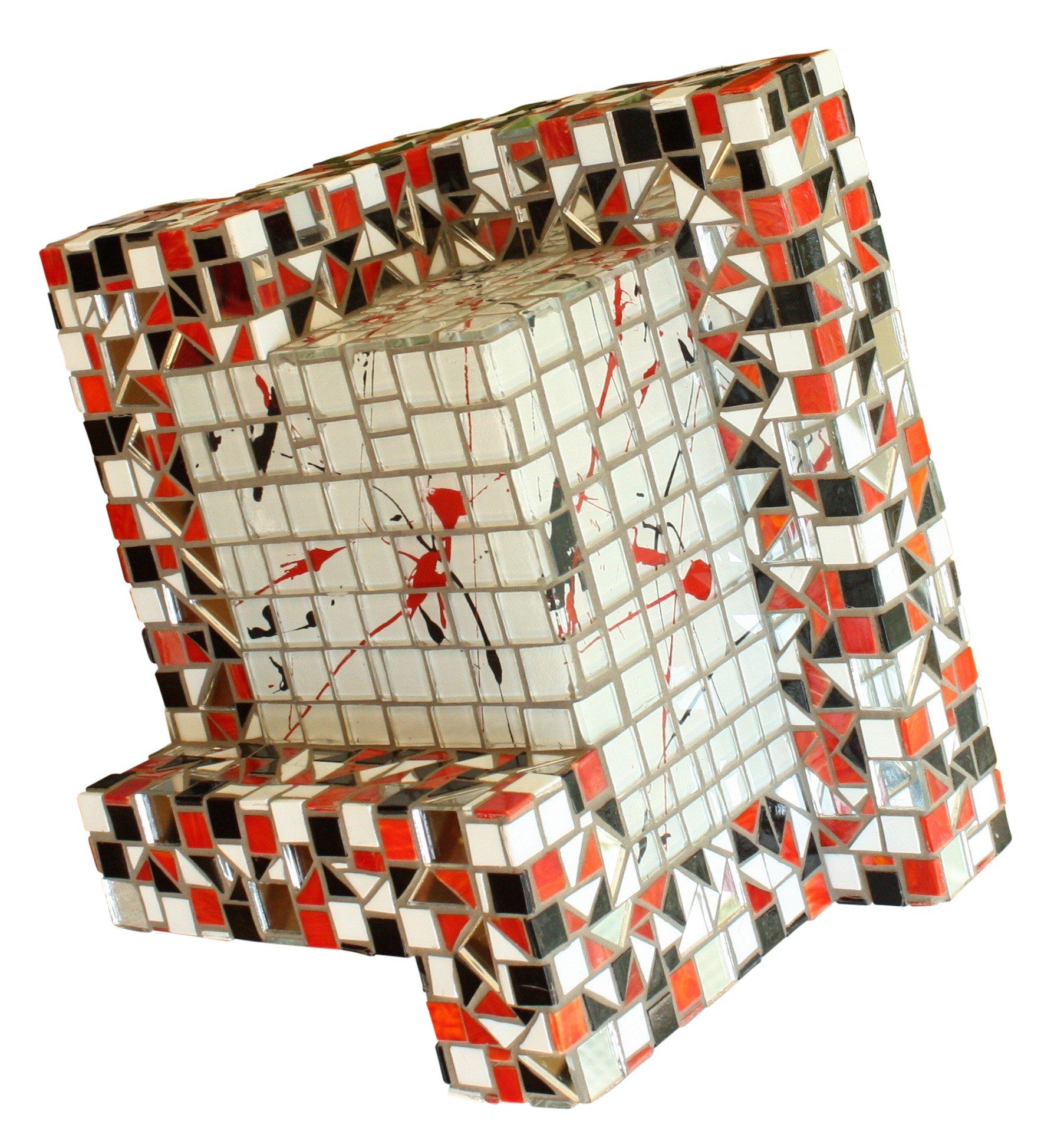 Een kubus gemaakt van rode en witte tegels op een witte achtergrond