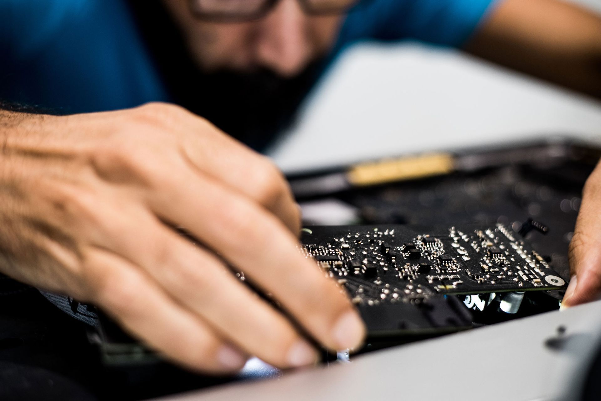Man repairing electronic circuit board | Shepparton, VIC | Computer Tech Support