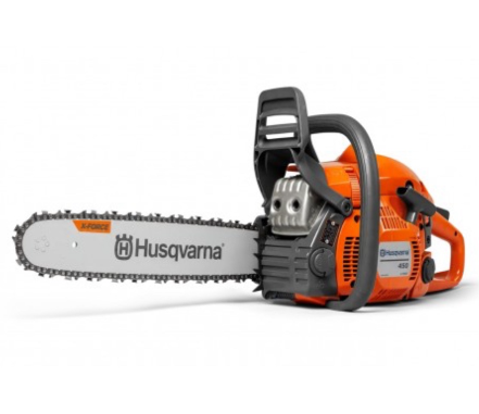 Una motosega husqvarna su uno sfondo bianco