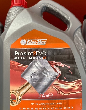 Una bottiglia di olio motore oleo-mar prosint2evo