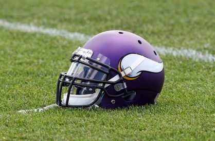 Vikings Games Limo Pic St paul,Mn.