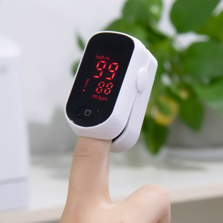 Pulse oximeter measures Sp02% (Oxygen Saturation) and pulse rate, Measures quickly and accurately, LED display screen can display information in two directions.