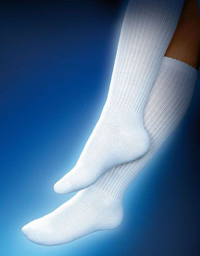 Seamfree Diabetic Socks offer a thin, lightweight cotton interior with a seamless toe, reduces the risk of irritation and sores, ribbed top will not hinder circulation.