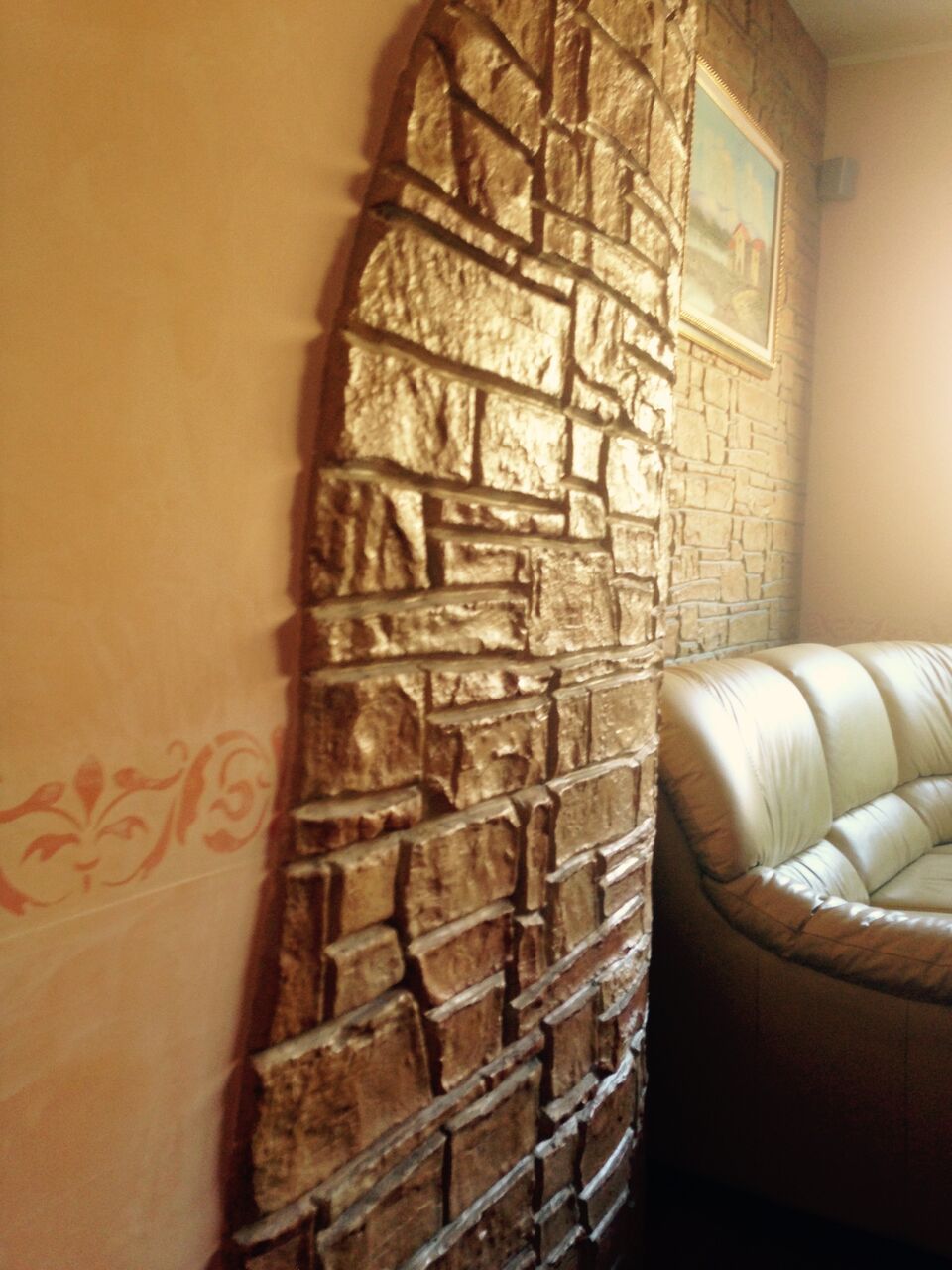 intonaco stampato sulla parete effetto pietre