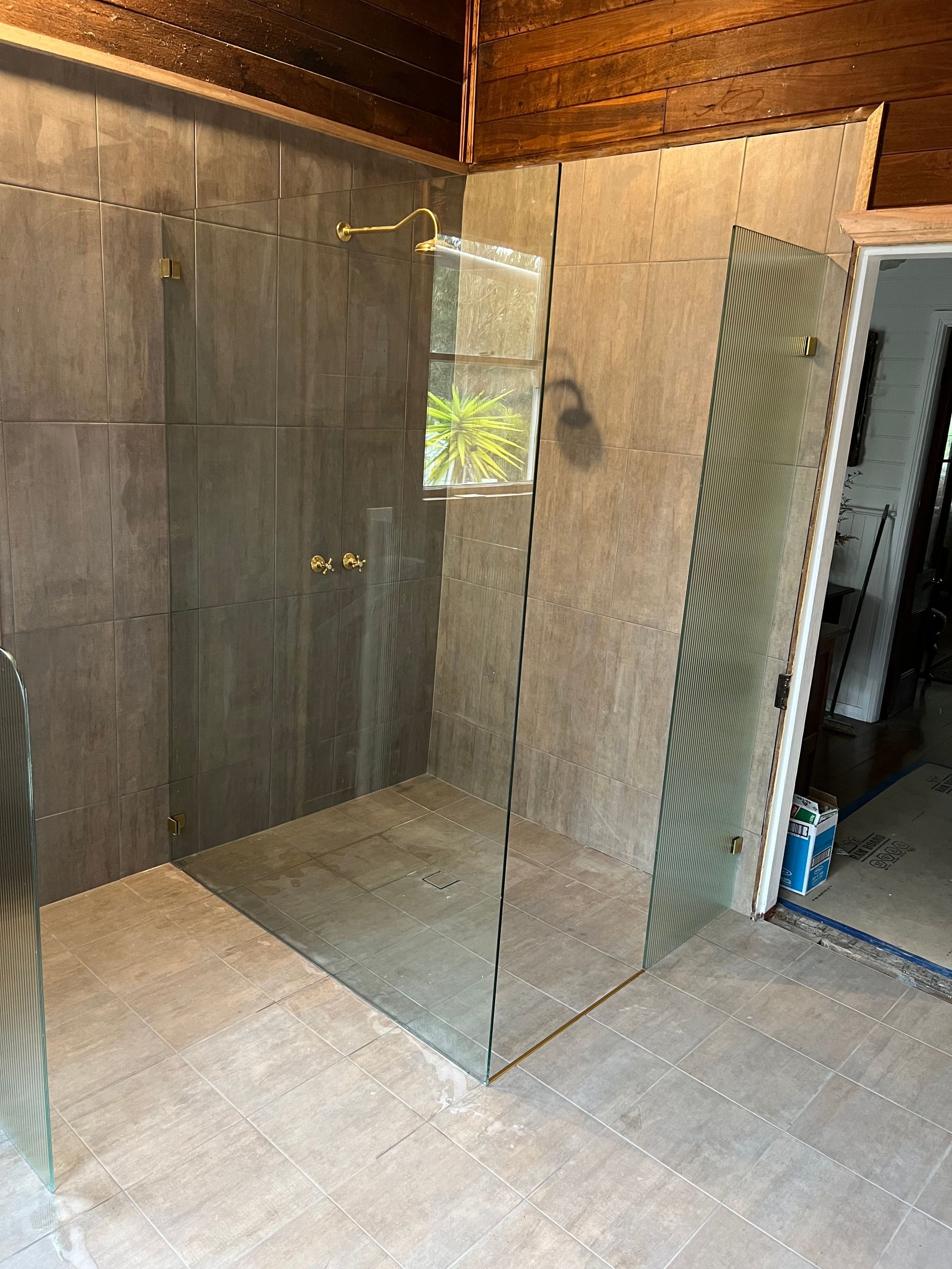 Shower Screens on the Mid North Coast