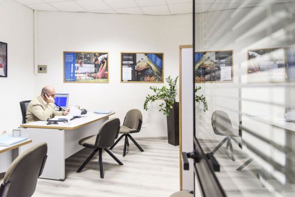 interno dell'agenzia immobiliare