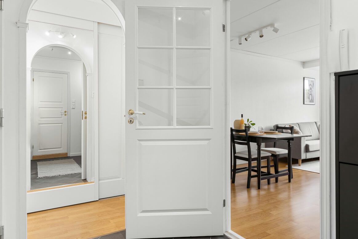 Painted interior door inside Swansea hallway by Daffodil Decor.