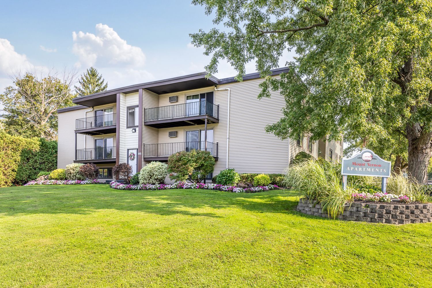 Mount Vernon exterior sign