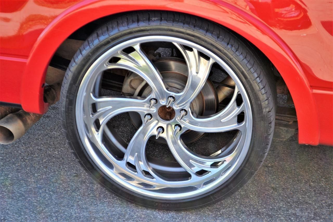 Custom Wheels at ﻿Dave's Car Care Service﻿ in ﻿Lafayette, LA﻿