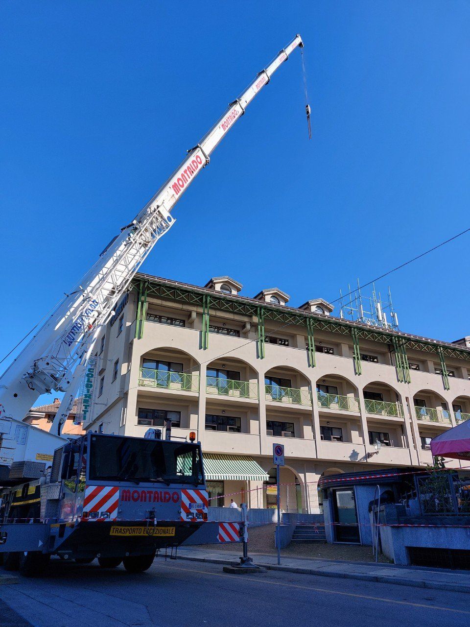 macchinari in un cantiere edile
