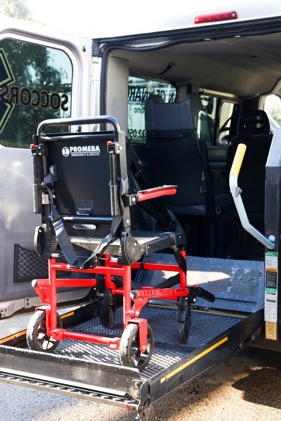 Inserimento carrozzina in auto