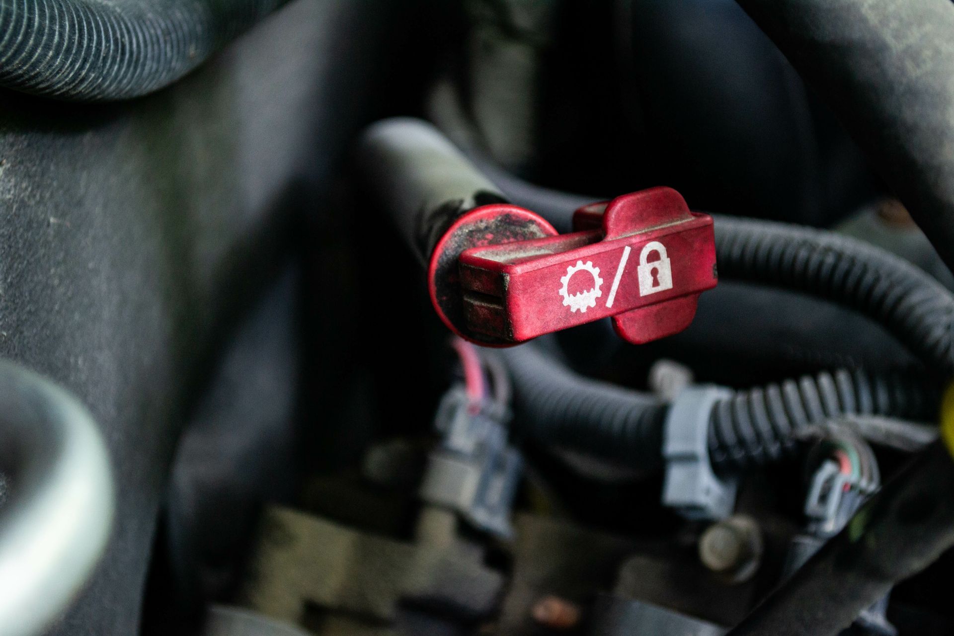 Must-Know Signs You Need a Transmission Fluid Flush | General Automotive Servicenter