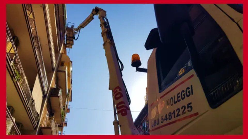 Piattaforma aerea a noleggio