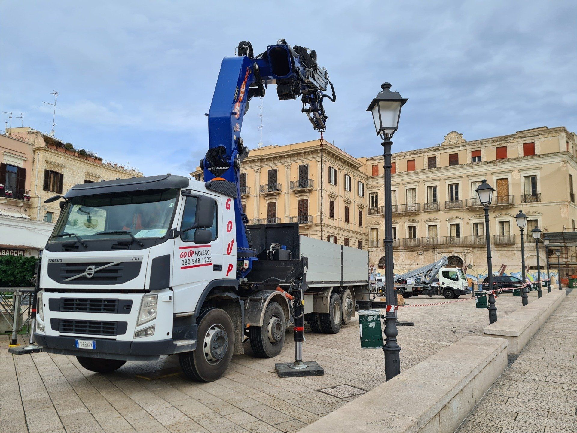 Noleggio camion gru