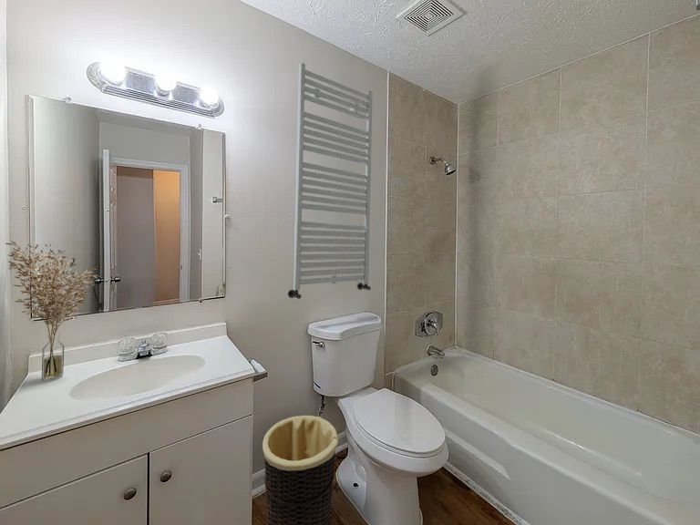 Yellow Pine Bathroom